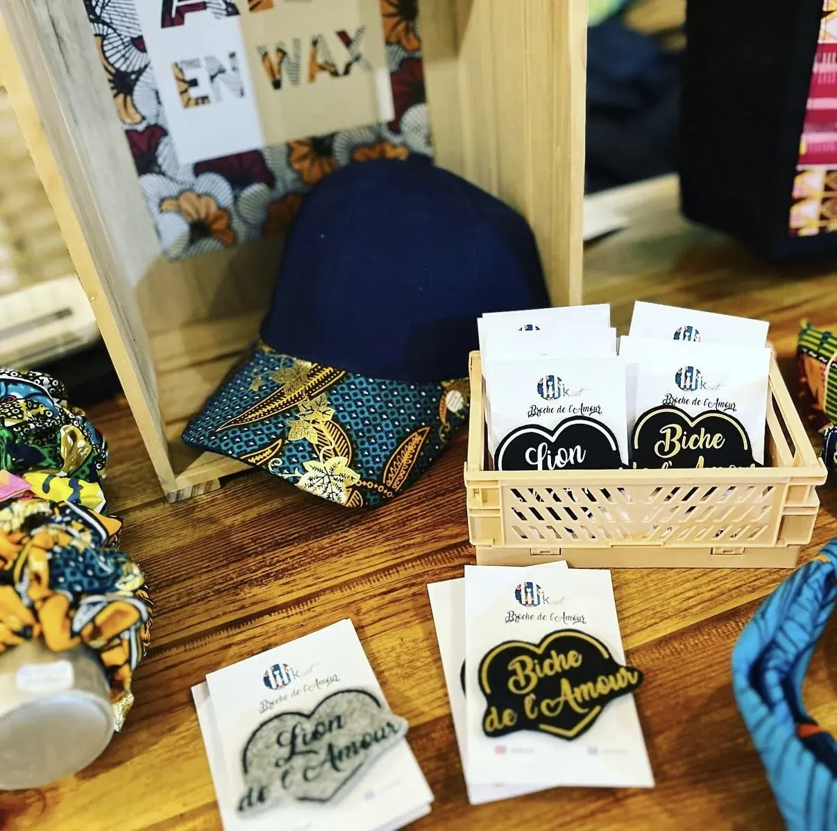 Casquette, badges & identité visuelle LiliKwet